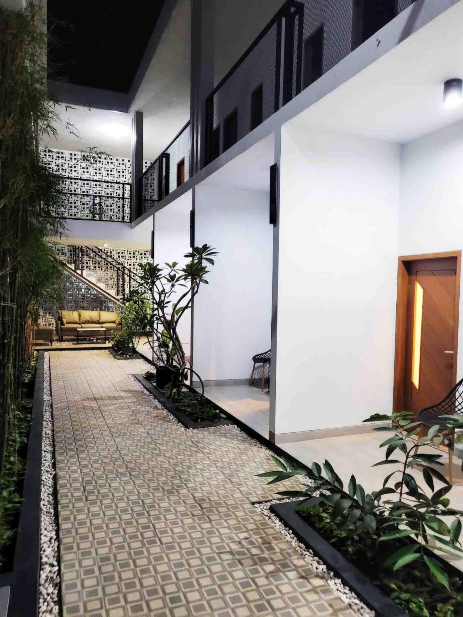 Cabin15 - Syariah Blitar المظهر الخارجي الصورة