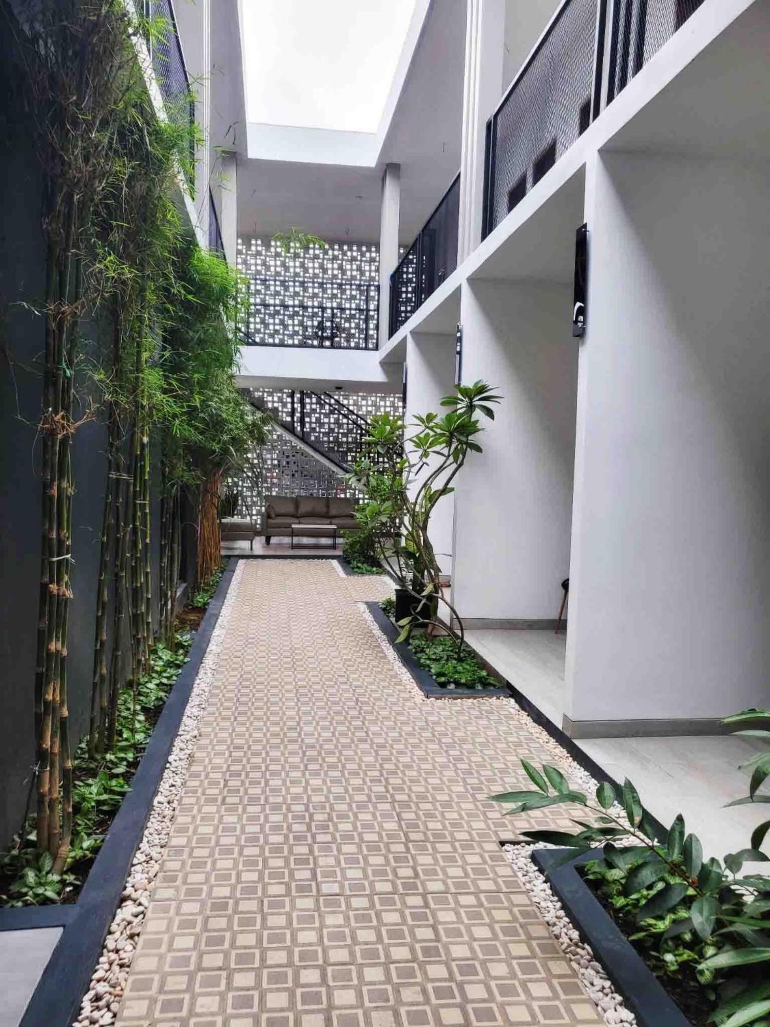 Cabin15 - Syariah Blitar المظهر الخارجي الصورة